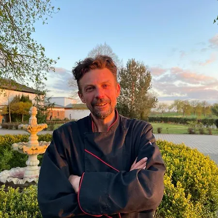 Neu Möbliertes 1 - Zimmerapartment Mitten In Der *