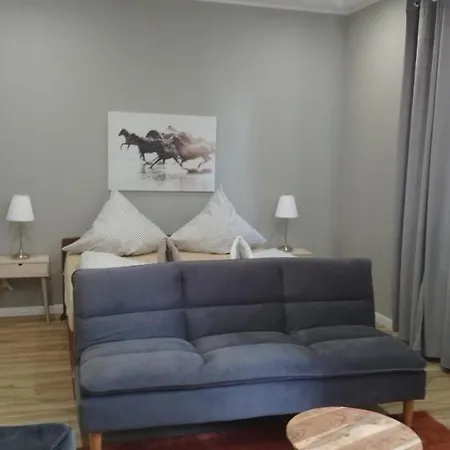 Neu Moebliertes 1 - Zimmerapartment Mitten In Der * Neu Gaarz