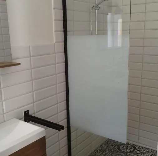 Neu Moebliertes 1 - Zimmerapartment Mitten In Der *